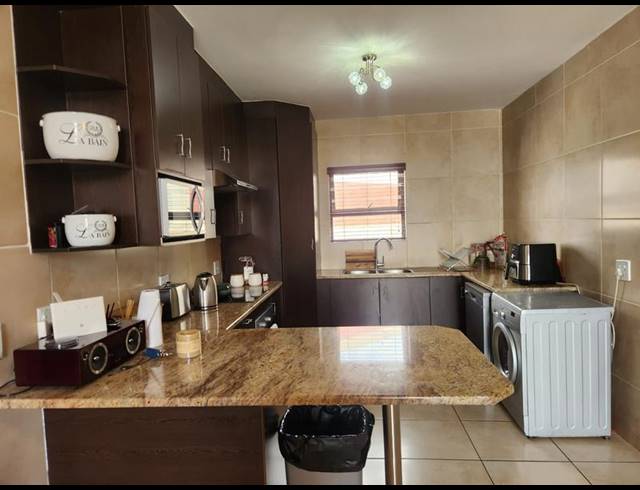 3 BEDROOM TOWNHOUSE FOR SALE IN NOORDHEUWEL